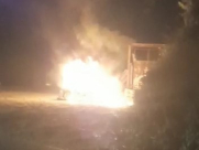  منتصف الليلة - احتراق مركبة في مدينة يافا 